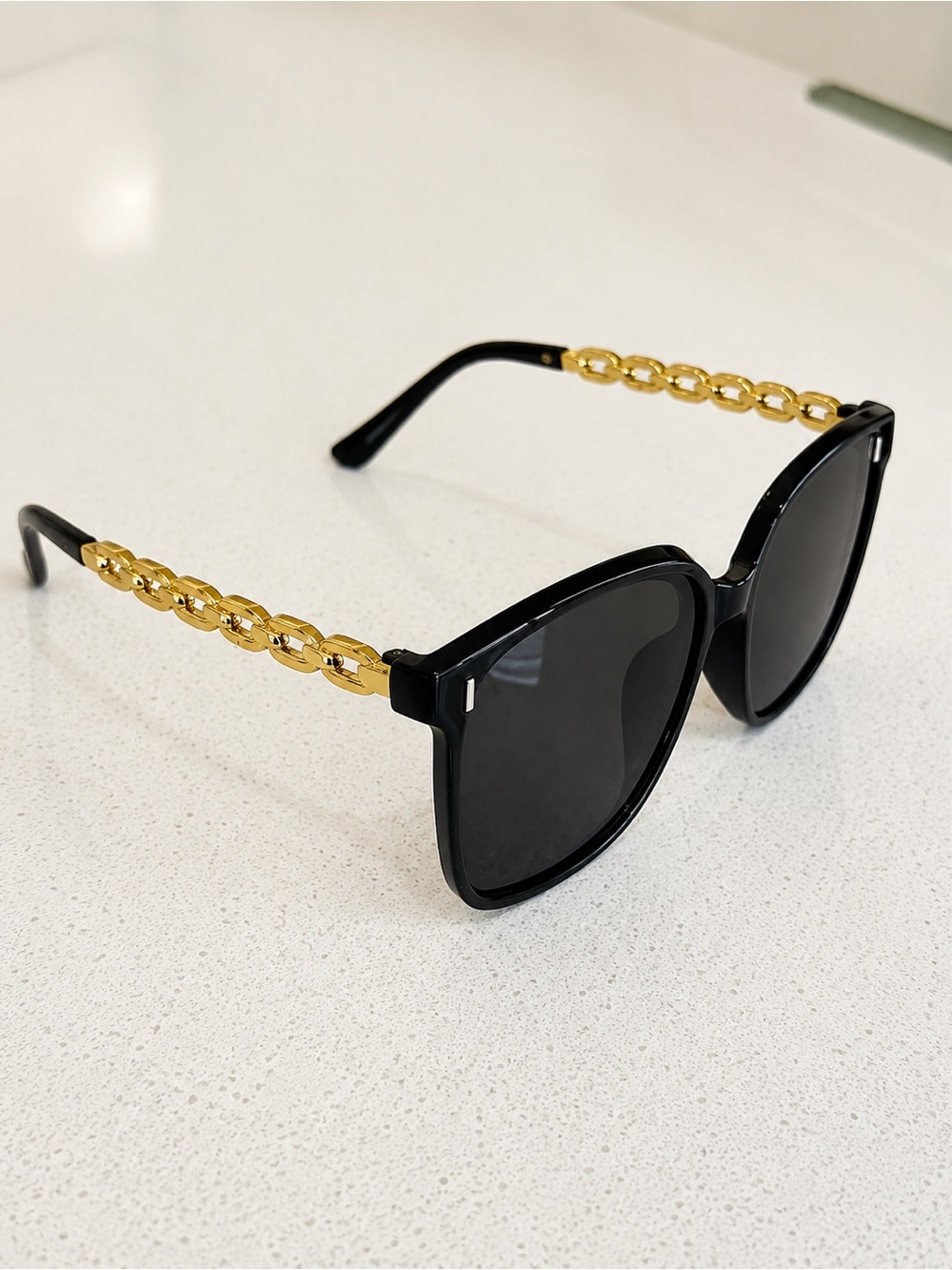 NWOT Black Fashion Sunglasses with Gold Chain-Detail Arms
